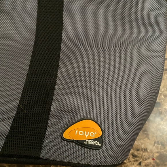 Thermos Black and Gray Insulated Tote - Picture 3 of 10